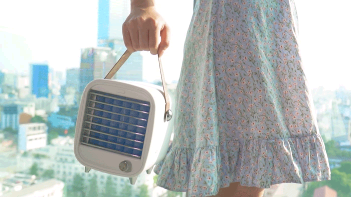 A girl carrying the Blast Auxiliary Classic AC